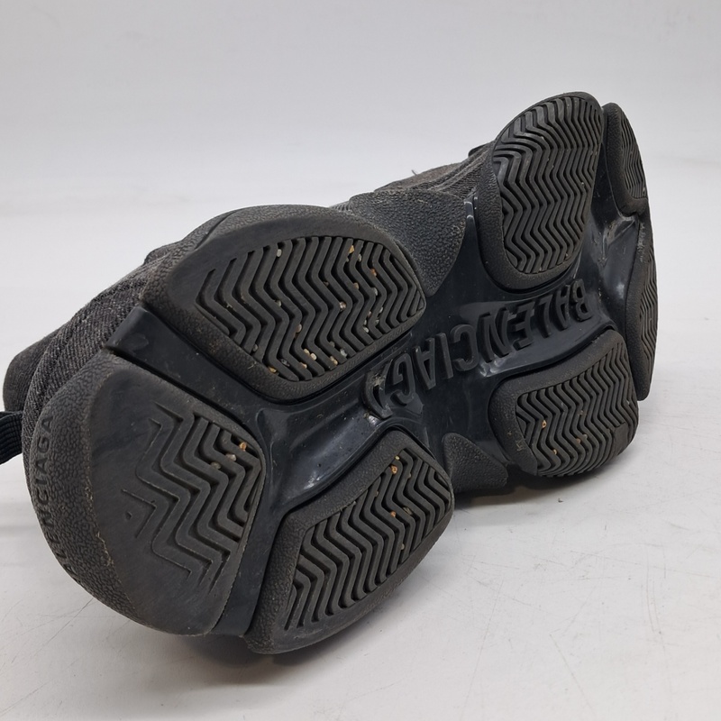 A pair of sneakers, size 36, Balenciaga, Triple S