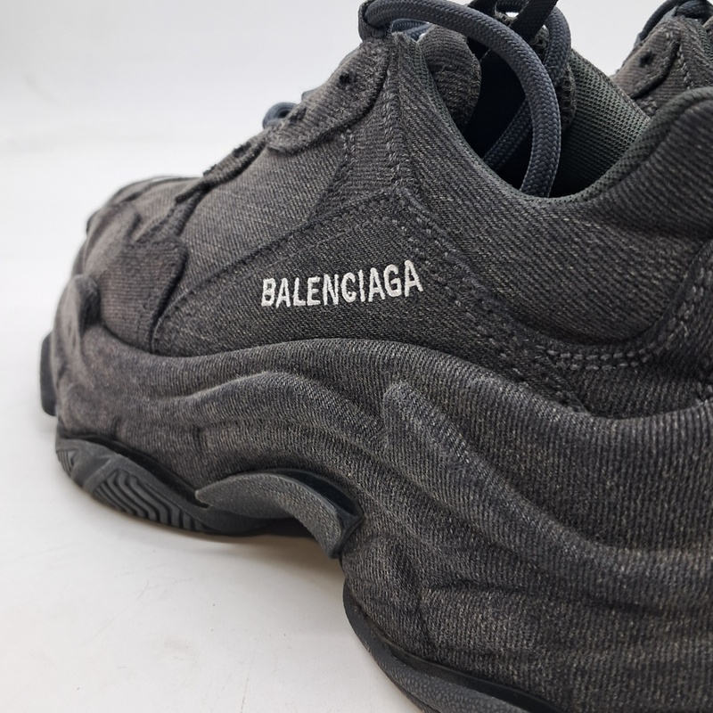 A pair of sneakers, size 36, Balenciaga, Triple S